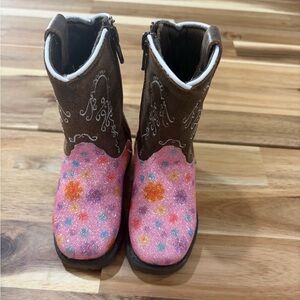 Size 4 Toddler Smokey Mountain Boot Pink and flower Sparkle Like New